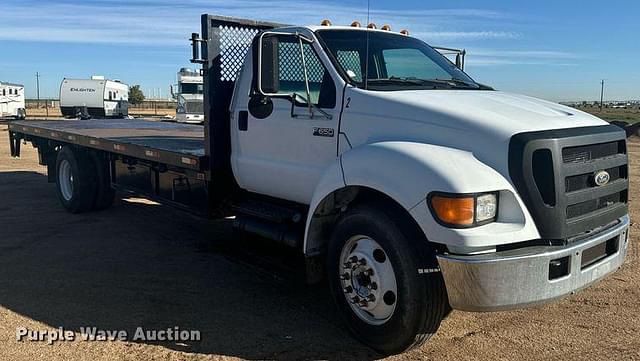 Image of Ford F-650 equipment image 2