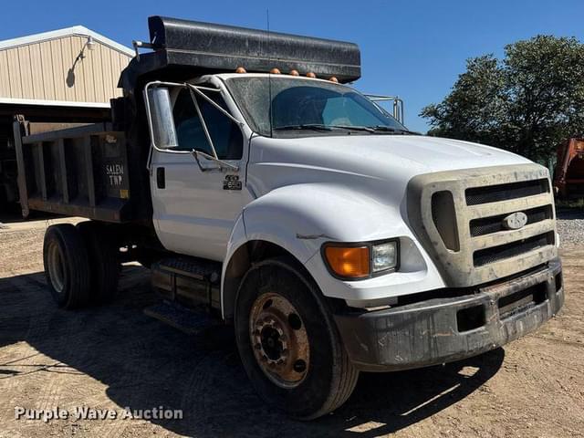 Image of Ford F-650 equipment image 2