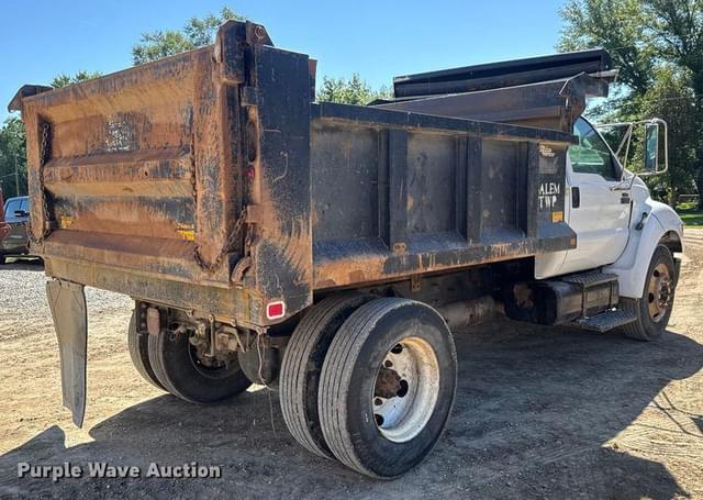 Image of Ford F-650 equipment image 4