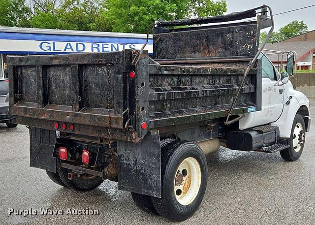 Image of Ford F-650 equipment image 4