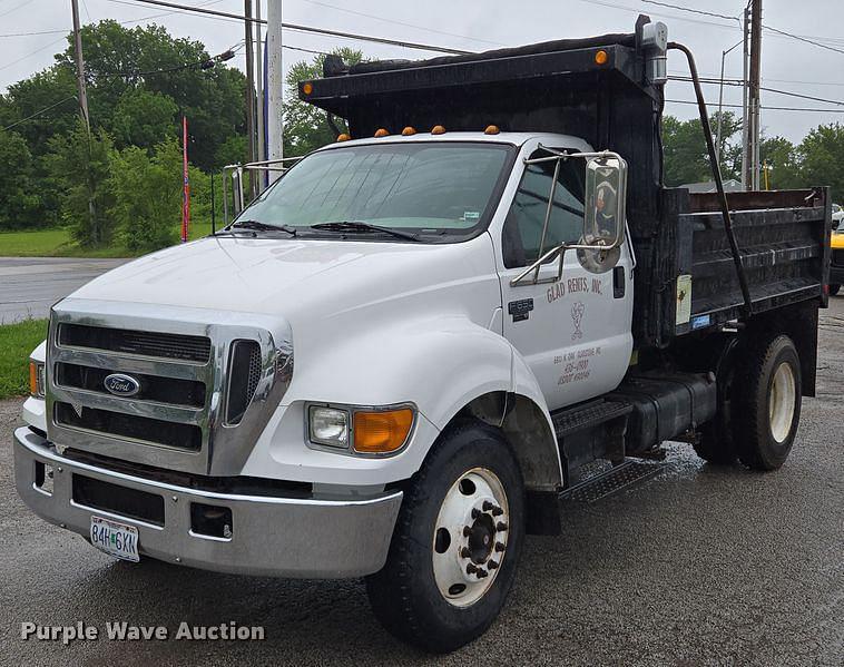 Image of Ford F-650 Primary image