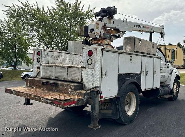 Image of Ford F-650 equipment image 4