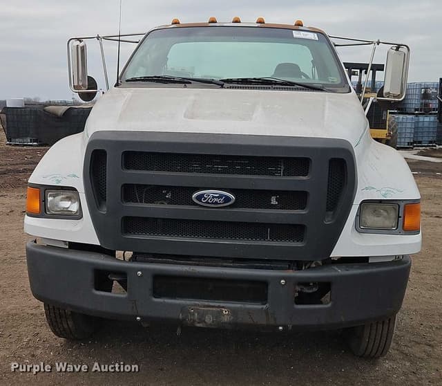 Image of Ford F-650 equipment image 1