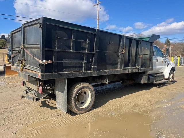 Image of Ford F-650 equipment image 4