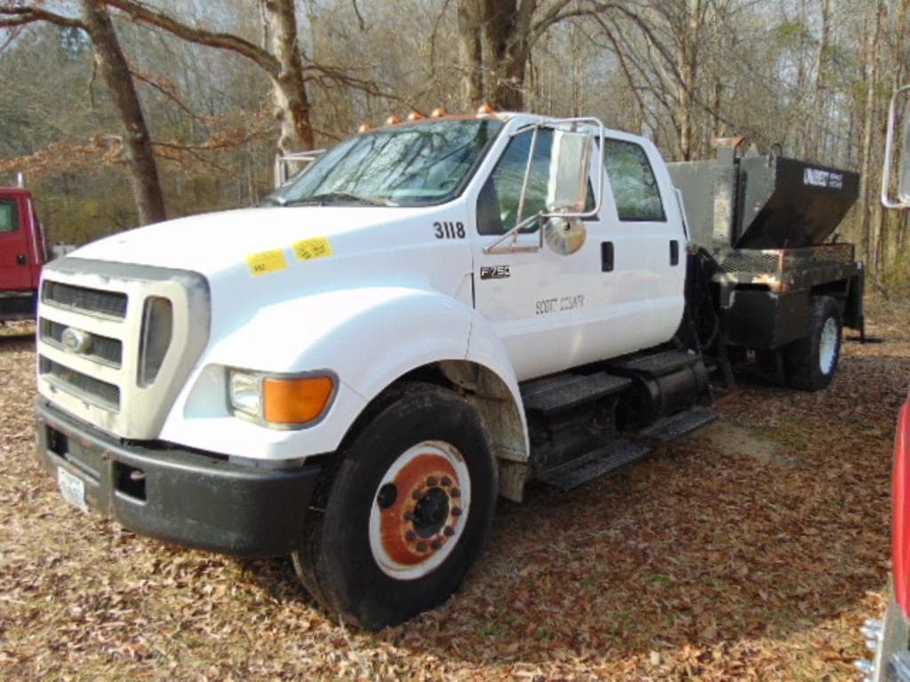 Image of Ford F-750 Primary image
