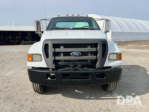 Image of Ford F-750 equipment image 1