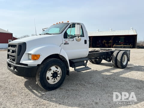 Image of Ford F-750 Primary image