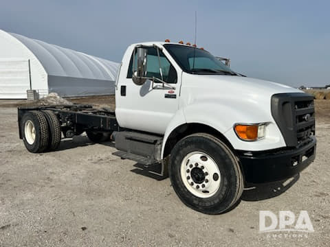 Image of Ford F-750 equipment image 2