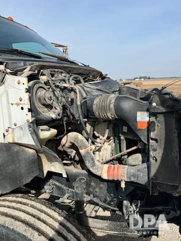 Image of Ford F-750 equipment image 4