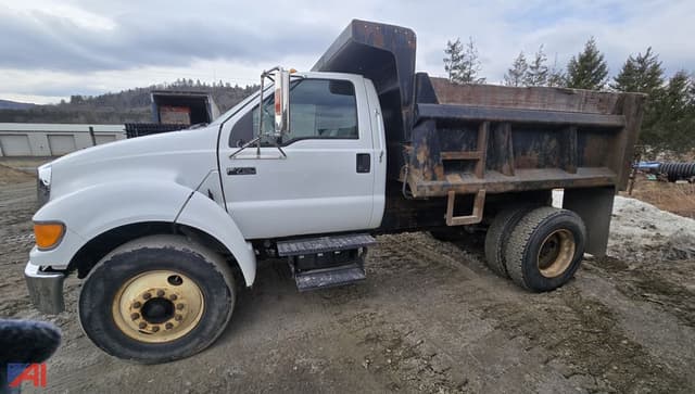 Image of Ford F-750 equipment image 1