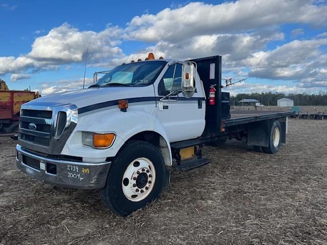 Image of Ford F-750 equipment image 1