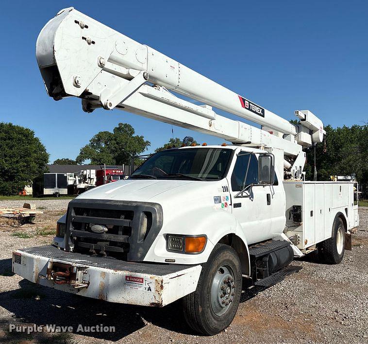 Image of Ford F-750 Primary image