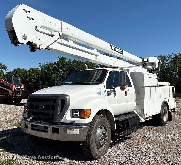 Image of Ford F-750 Primary image