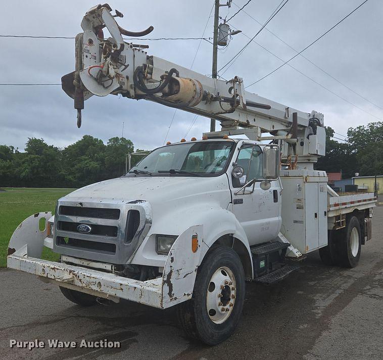 Image of Ford F-750 Primary image