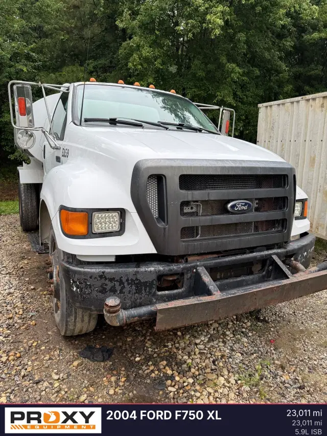 Image of Ford F-750 equipment image 1