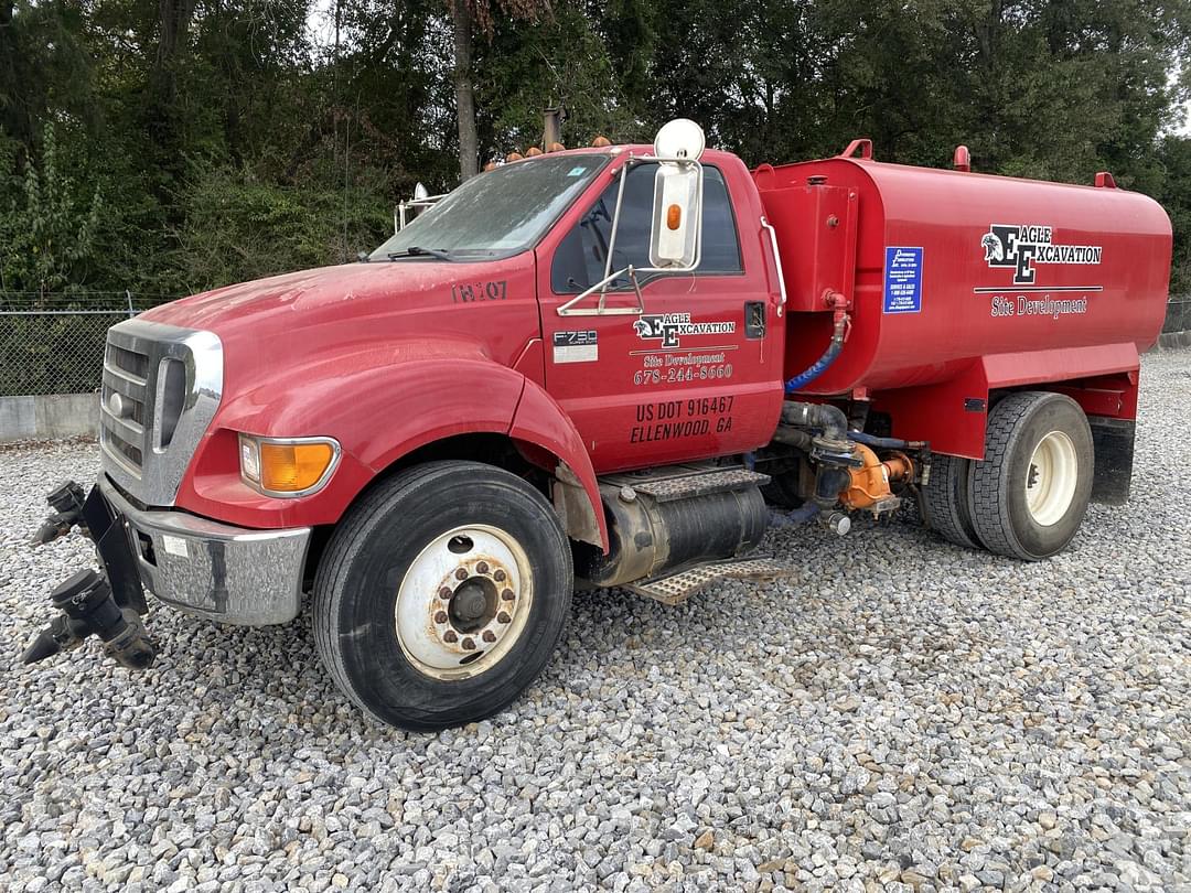 Image of Ford F-750 Primary image