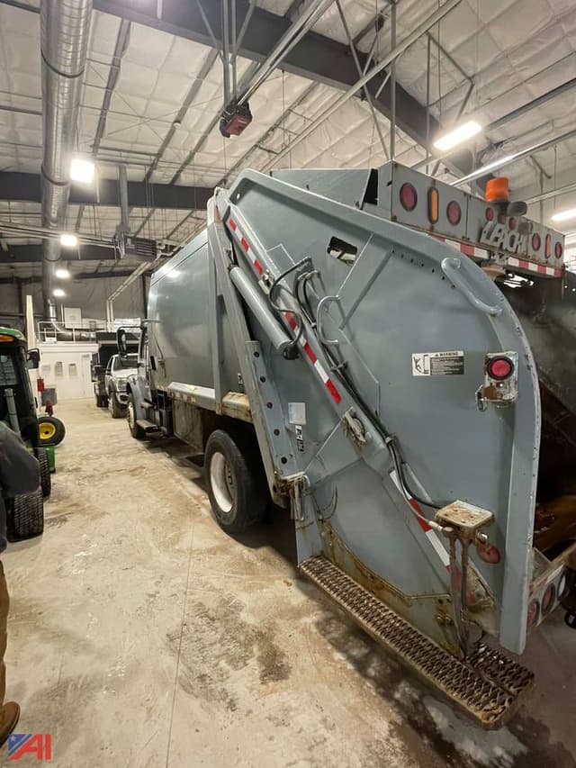 Image of Freightliner 16M equipment image 1