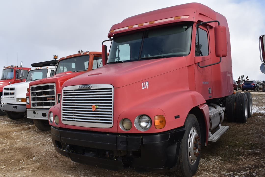 Image of Freightliner Century Class S/T Primary image