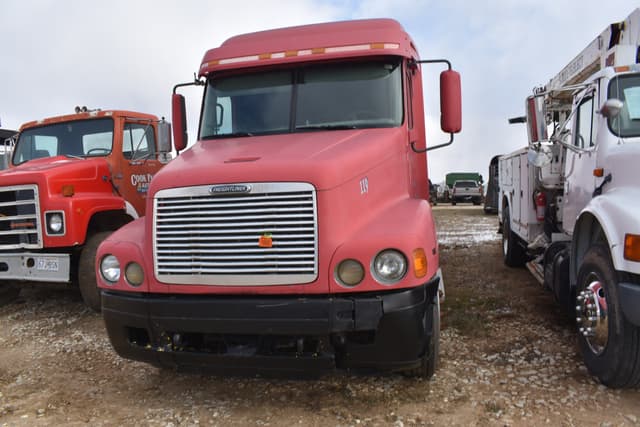 Image of Freightliner Century Class S/T equipment image 1