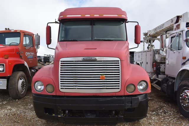 Image of Freightliner Century Class S/T equipment image 2