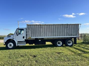 Main image Freightliner Business Class M2 100