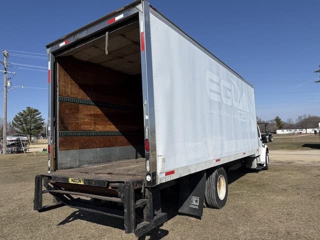 Image of Freightliner Business Class M2 equipment image 3