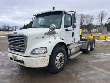 Main image Freightliner Business Class M2