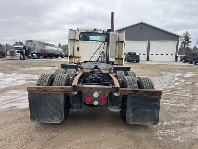 Image of Freightliner Business Class M2 equipment image 3