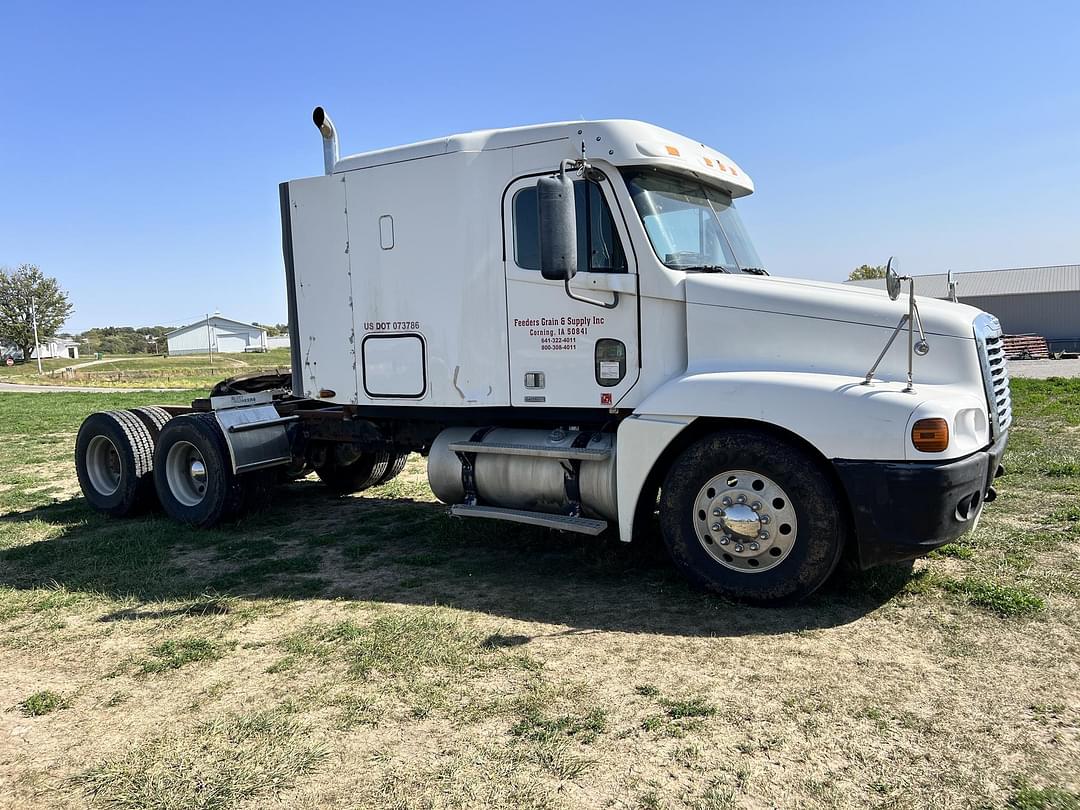 Image of Freightliner Century 120 Primary image