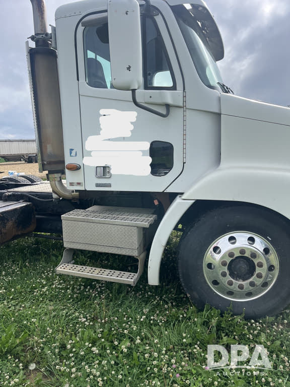 Image of Freightliner Century equipment image 1