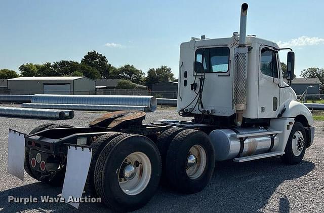 Image of Freightliner CL120 equipment image 4