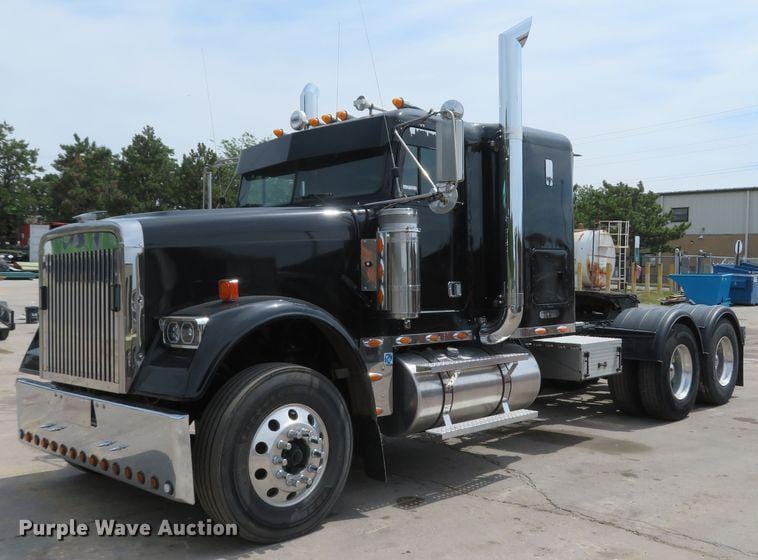 Main image Freightliner CL120