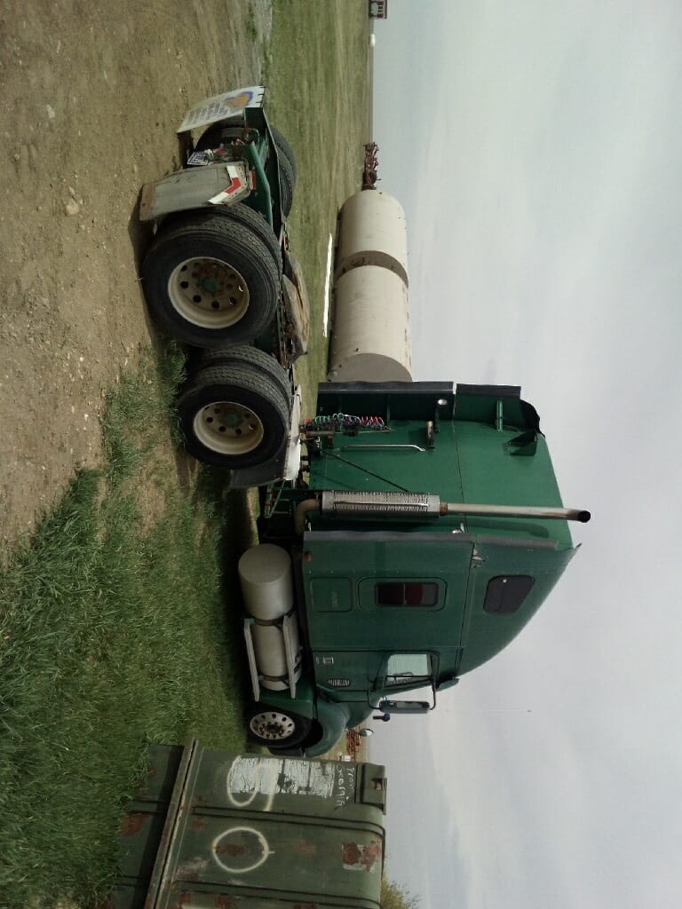 2004 Freightliner Columbia Equipment Image0