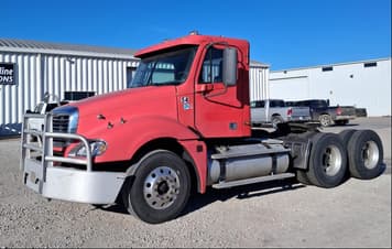 Main image Freightliner Columbia 120