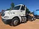 2004 Freightliner Columbia 120 Image