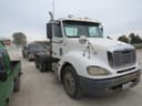 2004 Freightliner Columbia Image