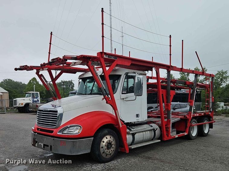 2004 Freightliner Columbia Equipment Image0