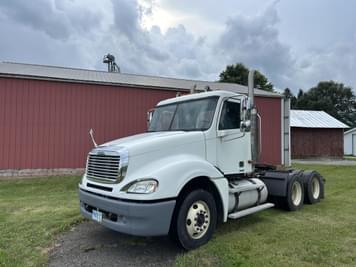Main image Freightliner Columbia