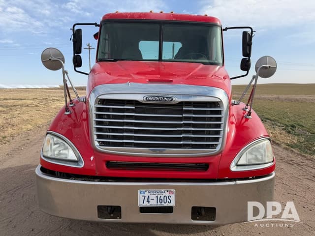 Image of Freightliner CL120 equipment image 2