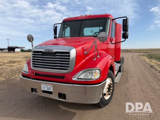 Image of Freightliner CL120 equipment image 1