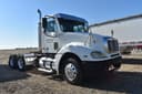 2004 Freightliner Columbia Image