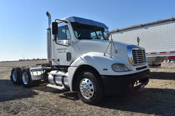Main image Freightliner Columbia
