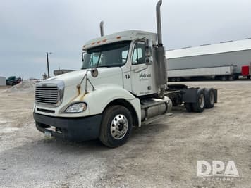 Main image Freightliner Columbia