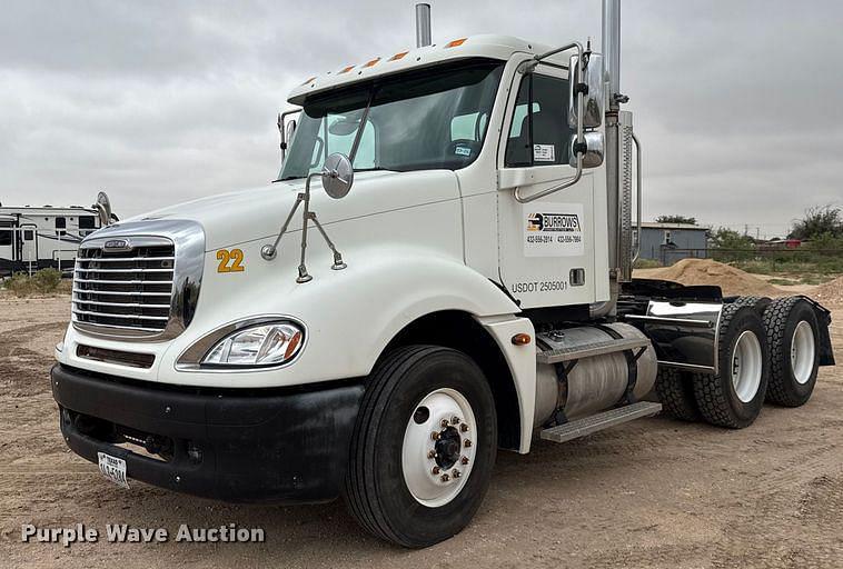 Image of Freightliner Columbia Primary image