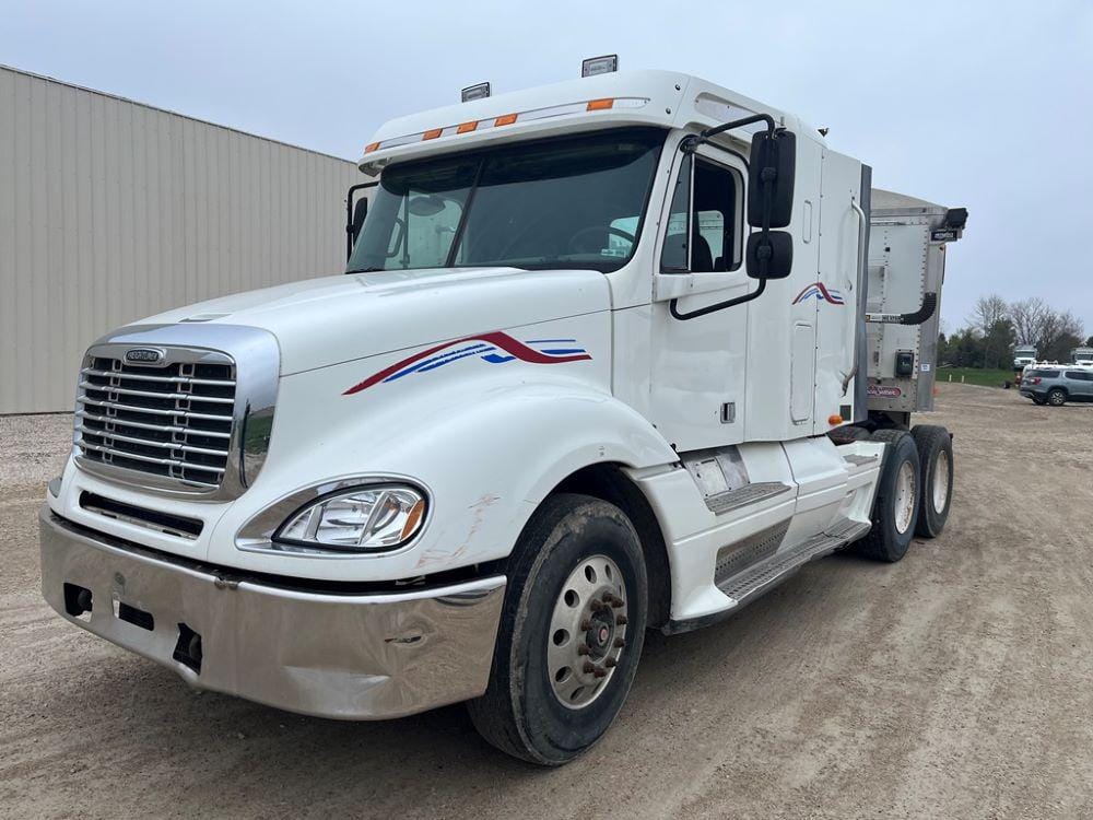 Main image Freightliner Columbia