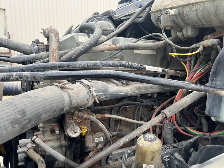 Main image Freightliner Columbia 22
