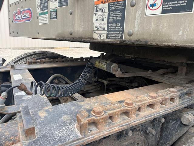 Thumbnail image Freightliner Columbia 35