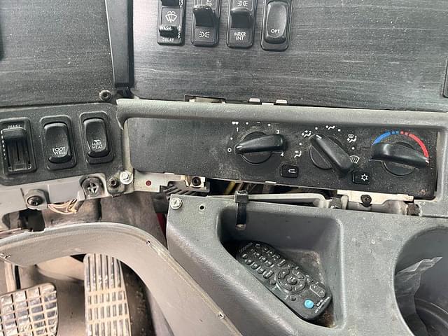 Thumbnail image Freightliner Columbia 54