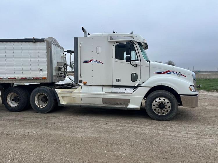 Main image Freightliner Columbia 7