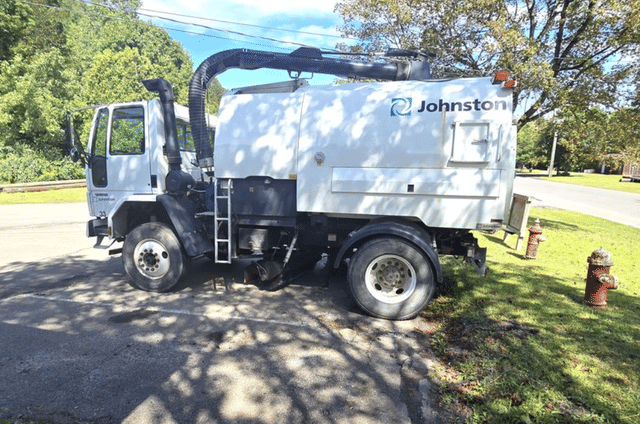 Image of Freightliner FC80 equipment image 1